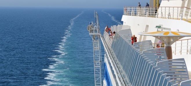 Ausblick von Bord eines Kreuzfahrtschiffes